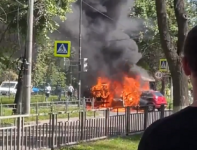 «Газель» сгорела после ДТП на проспекте Ильича в Нижнем Новгороде 
