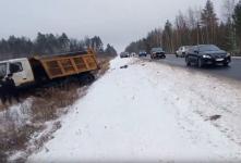 Два человека погибли в аварии с переутомленным водителем в Починковском округе 