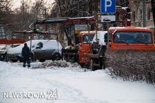 Нижегородцев просят в снегопады убирать машины с проезжей части 