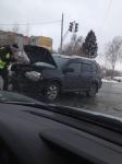 Серьезное ДТП случилось на спуске к метромосту 