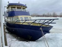 Судовладелец оштрафован за утечку дизельного топлива в Волгу на Гребном канале 