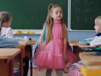 Платье нижегородского дизайнера показали в продолжении «Папиных дочек» 