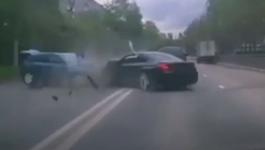 Опубликовано видео массового ДТП с BMW в Сормовском районе 