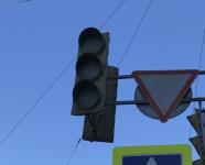 Изменен режим работы светофора на улице Академика Сахарова  