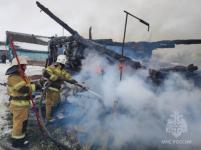 Жилой дом сгорел на площади в 56 «квадратов» в Шатковском районе  