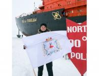 Нижегородские депутаты Москвин и Панов установили флаг Нижегородской области на Северном полюсе  